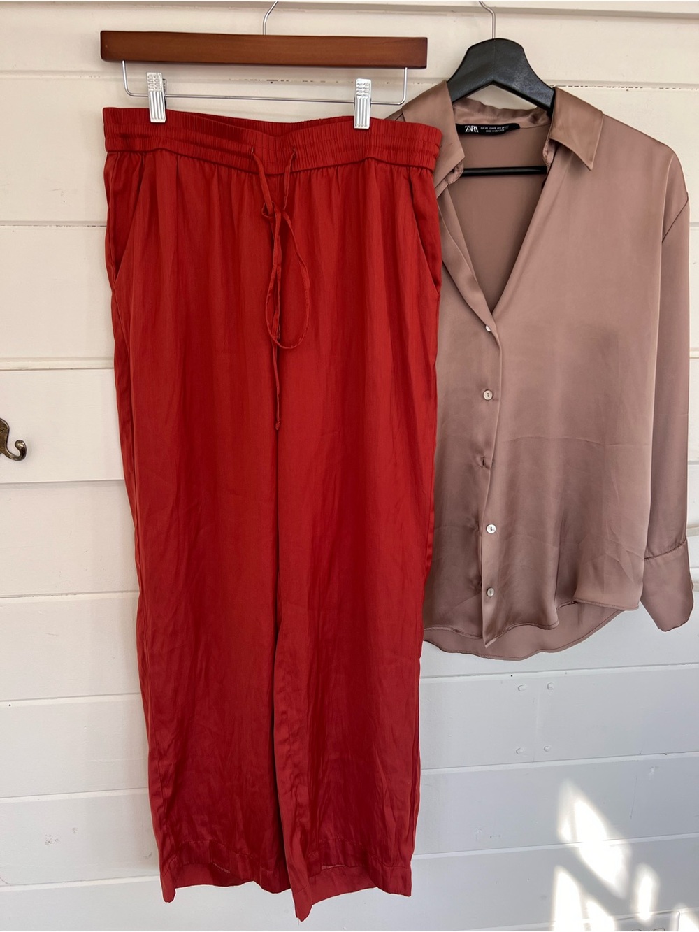 Loft Cinnamon Red/ Burnt Orange Satin-feel pants. Size S.